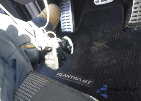 2013 Hyundai Elantra Gt from USA, damaged, VIN KMHD35LE0DU082092